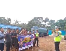 Operasi Zebra Lancang Kuning 2023: Satlantas Pelalawan Tempel Stiker dan Ajak Pengendara Tertib