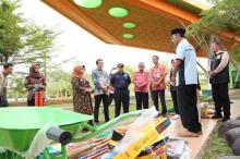 Bantuan Perlengkapan Kebersihan untuk Komunitas Lingkungan di Tanjungpinang