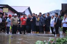Pj Wali Kota Muflihun Minta Dinas PUPR Selidiki Penyebab Banjir di Pekanbaru