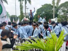 Ratusan Mahasiswa Minta Gubernur Syamsuar Selesaikan Sederet Masalah di Riau