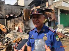 Kepala Dinas Damkar Batam Fasilitasi Pengurusan Dokumen Penting yang Terbakar di Bengkong Ratu