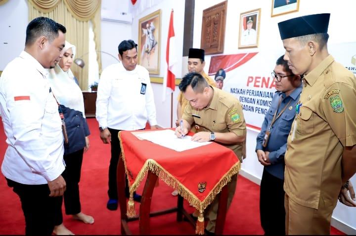 Lingga Jadi Daerah Pertama di Kepri Tandatangani NPHD Pilkada, Alokasi Hampir Rp 20 Miliar