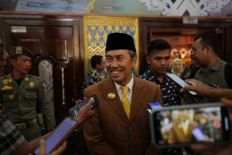 Investasi Pendidikan, BPJS Ketenagakerjaan Salurkan Hampir Rp 10 Miliar untuk Beasiswa di Riau