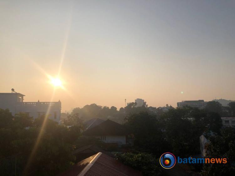 Cuaca Panas Batam Hari ini di Prediksi Mencapai Suhu hingga 33 Derajat Celsius