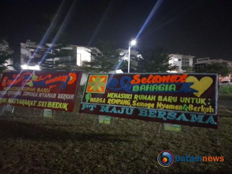 Karangan Bunga Ucapan Selamat Kepada Masyarakat Rempang Hiasi Lapangan Central Park Batam