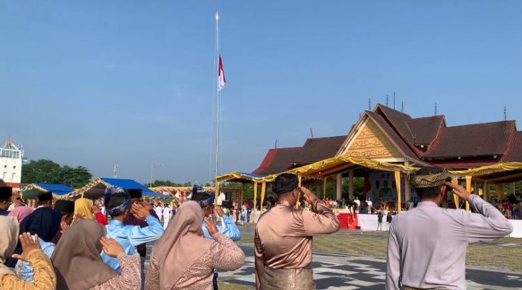 Upacara HUT Ke-24 Karimun Kental Nuansa Melayu, Bupati Rafiq Bangga Jadi Orang Karimun