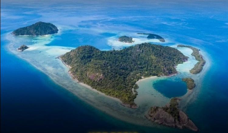 Lima Hotel Pilihan di Anambas, Surga Tropis di Perbatasan Indonesia