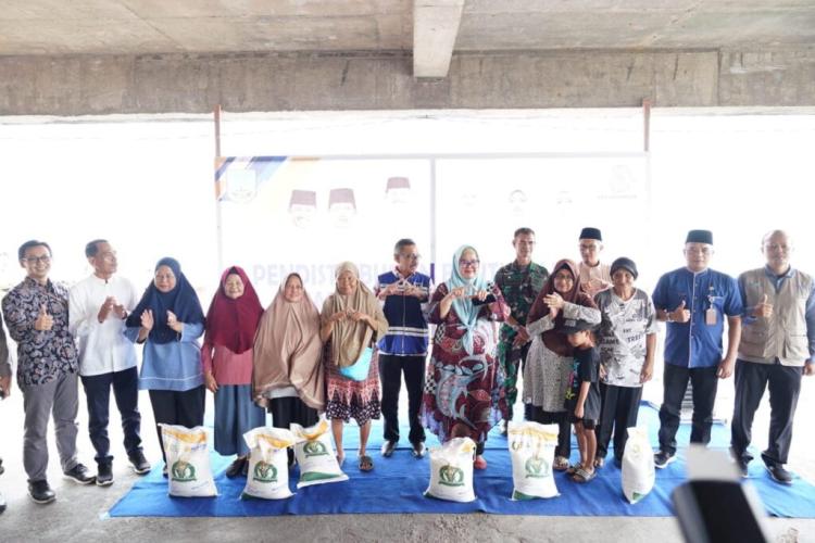 Pemko Batam Salurkan Bantuan Beras CPP untuk Tekan Inflasi