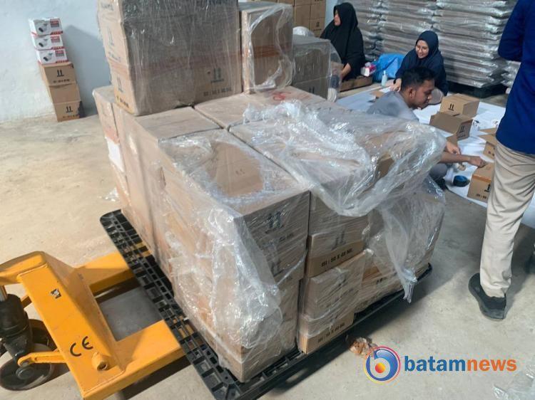 Tinta dan Bilik Suara Tiba, Sisa Logistik Pemilu 2024 Dijadwalkan Sampai ke Batam Akhir Oktober