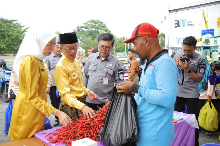 Pemko Tanjungpinang Luncurkan Gerakan Pangan Murah, Jual Cabai Tak Sepedas Harga Pasar