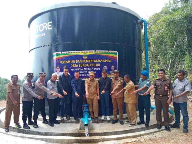 Bupati Lingga Resmikan Proyek SPAM di Desa Sungai Buluh
