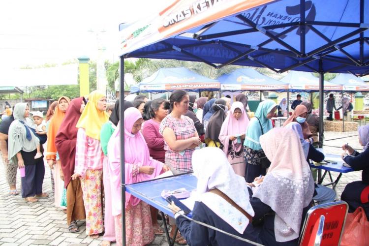 Gerakan Pangan Murah di Pekanbaru Jadi Incaran Warga Rentan Pangan, 6 Ton Beras Ludes