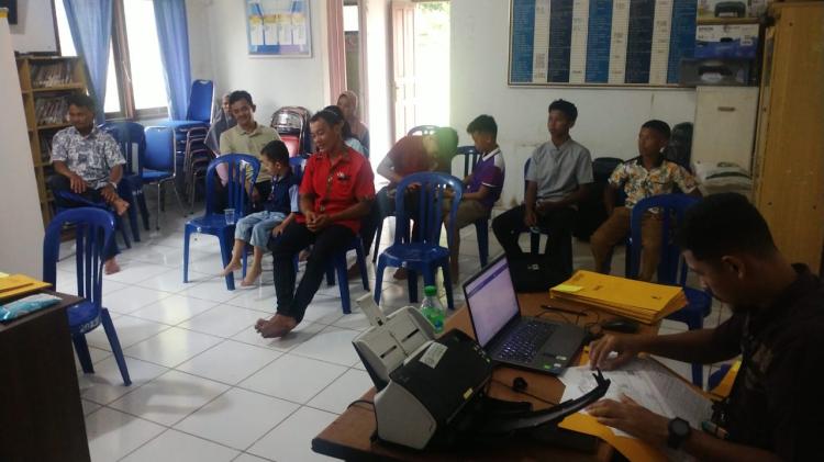 Inovasi Si Daing Merantau Besutan Imigrasi Dabo Bikin Warga Benan Lebih Irit Ongkos Bikin Paspor