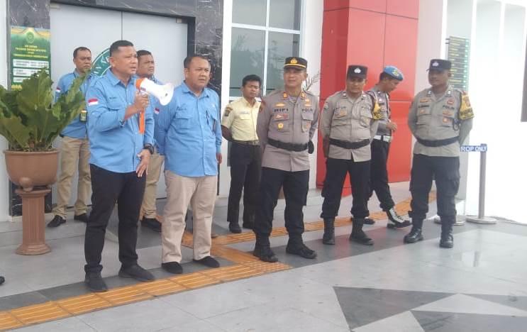 Seruan Aksi Solidaritas Tuntut Keadilan UU ITE di Depan Pengadilan Negeri Tanjungpinang