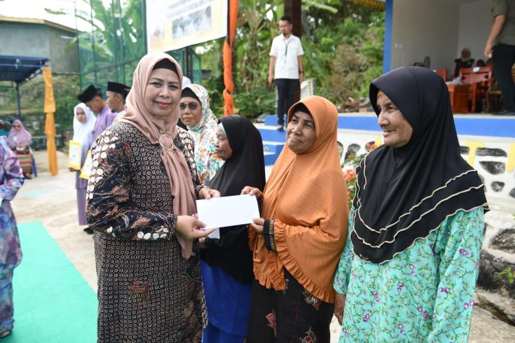 Masyarakat Desa Duara Senang, Gubernur Ansar Resmikan Dua Fasilitas Publik