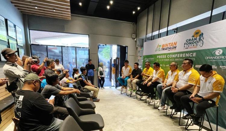 Visa on Arrival, Pekerjaan Rumah yang Harus Digesa oleh Gubernur Ansar