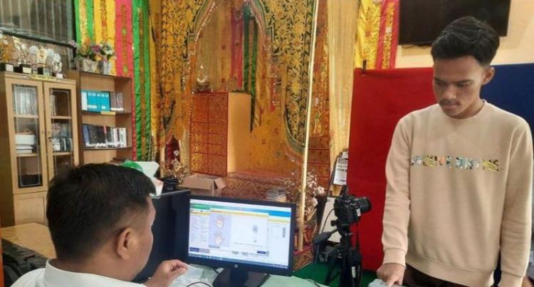 Pemenuhan Hak Anak berupa Dokumen Kependudukan, Disdukcapil Rekam e-KTP di Sekolah