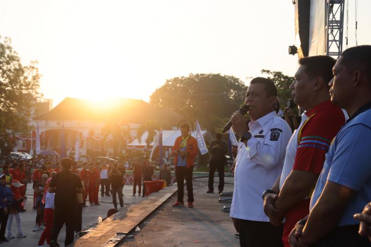  Gubernur Ansar Buka Rangkaian Kegiatan HUT Sumpah Pemuda ke-95, Dimulai Dengan Senam Sehat