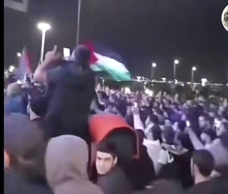 Ratusan Orang Serbu Bandara di Dagestan, Rusia, Mencari Penumpang Israel dan Yahudi