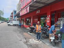 Curhatan Juru Parkir di Batam: Sering Tak Dianggap hingga Rogoh Saku Pribadi untuk Setoran