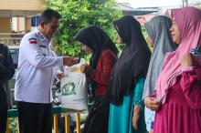 7.280 KPM di Kota Tanjungpinang Menerima Bantuan Pangan dari Pemprov Kepri