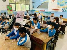 Kualitas Udara Pekanbaru Mencapai Level Sedang, Dinkes Bagi Masker untuk Anak SD