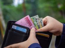 Nilai Tukar Rupiah Bertahan di Rp 15.600 Terhadap Dolar AS, Sejumlah Kebutuhan ini Terancam Naik