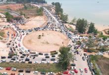Kesal Macet Parah Jalur Ocarina-Bengkong, Pengemudi: Hampir Sejam Terjebak