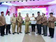 Gubernur Riau Syamsuar Raih Penghargaan Sebagai Tokoh Kerukunan Nasional