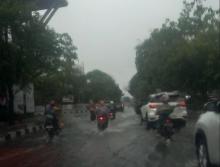 BMKG Sampaikan Peringatan Dini, Waspada Hujan Deras hingga Petir Disertai Angin Kencang