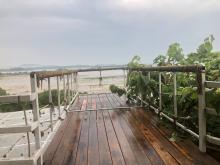 Cafe Tebing Laut Tanjung Uma Batam, Melihat Singapura di Seberang Lautan