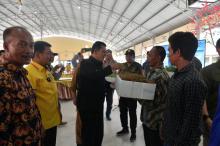 Gubernur Ansar Berikan Berbagai Bantuan Kepada Nelayan Kota BatamÂ 