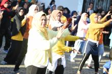  Dewi Ansar Ikuti Senam Sehat FSTB, Ajak Masyarakat Giat Berolahraga