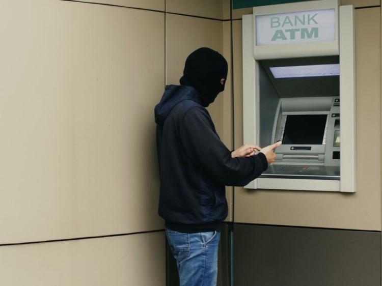 Pencuri Spesialis Ganjal ATM Mengaku Belajar dari YouTube, Punya 20 Kartu ATM Berbagai Jenis