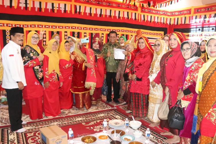  Disambut Hangat Keluarga Besar Luak Agam, Ansar Akan Bangun Akses Jalan Rumah Gadang di Batam