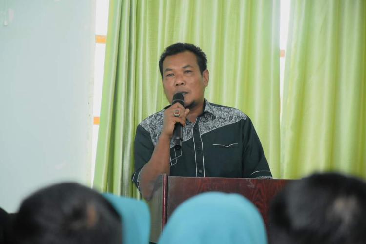 Aziz Martindas, Politisi Lingga 