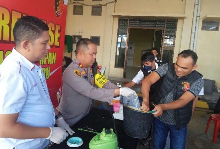Polsek Tampan Riau Blender dan Rebus 2 Kg Sabu hingga Ekstasi Hasil Tangkapan