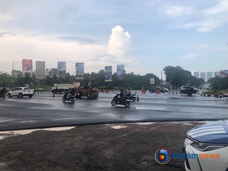 Banjir hingga Pengaspalasan di Jalan Ahmad Yani Batam, Lalu Lintas Dialihkan