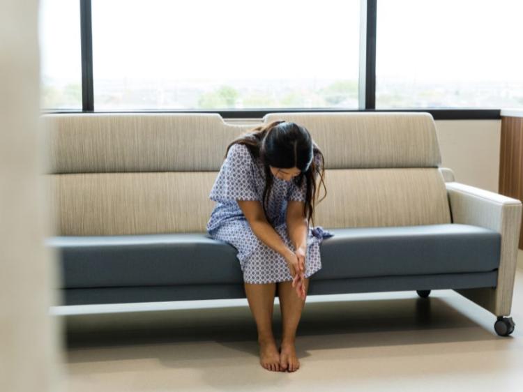 Geger! Ibu Muda di Batam Tega Gugurkan Bayi Dalam Kamar Mandi dan Simpan Dilemari Tempat Kerja