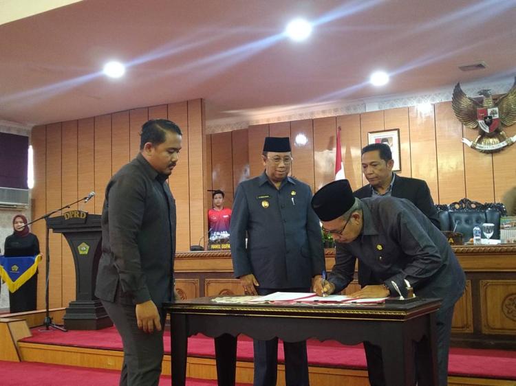 Karimun Sahkan Perda Kabupaten Layak Anak, Pionir Perlindungan Anak di Negeri Berazam