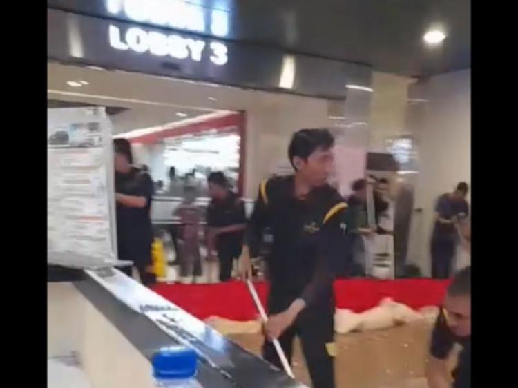 Grand Batam Mall Kembali Terendam Banjir Akibat Hujan Deras!