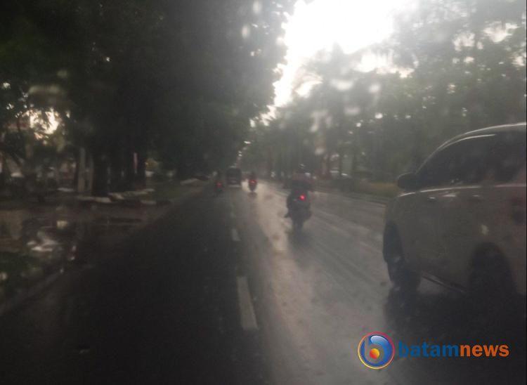 Prakiraan Cuaca BMKG: Waspada Hujan Lebat dan Angin Kencang Guyur Riau