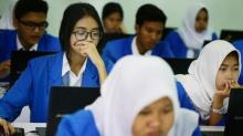 Gubernur Riau Syamsuar Kembangkan Pembelajaran Berbasis AI di SMKN 1 Pekanbaru