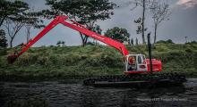 Normalisasi Sungai Sail, Pemko Pekanbaru Operasikan Ekskavator Ampibi pada 2024