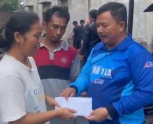 Rumah Topan dan Anhar Hangus Terbakar, Demokrat Inhu Salurkan Bantuan