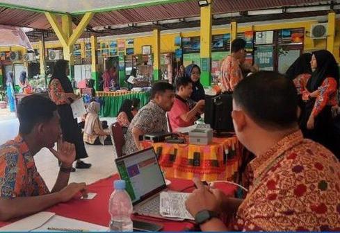 Disdukcapil Pekanbaru Jemput Bola ke Sekolah Lakukan Perekaman KTP Elektronik