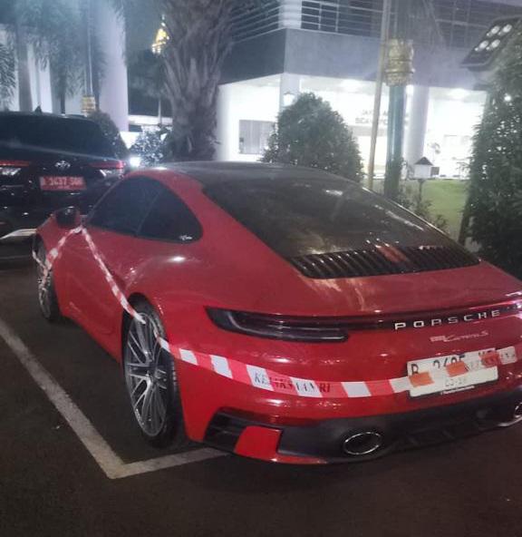 Mobil Porsche Senilai Rp3 Milyar Lebih Disita Kejaksaan dari Kasus Korupsi BTS