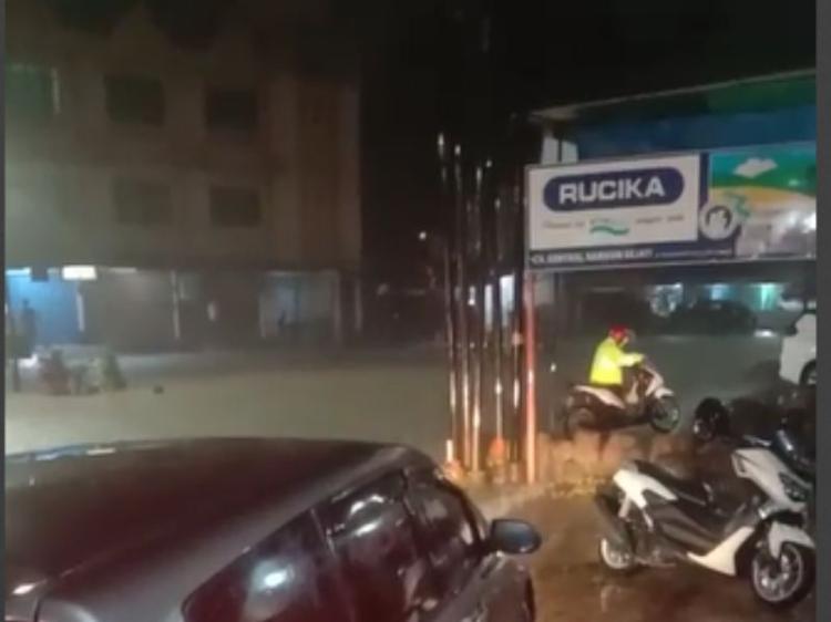 Waspada Banjir, Cuaca di Tanjungpinang Hujan Petir dan Berawan Tebal Mengintai Hari Ini