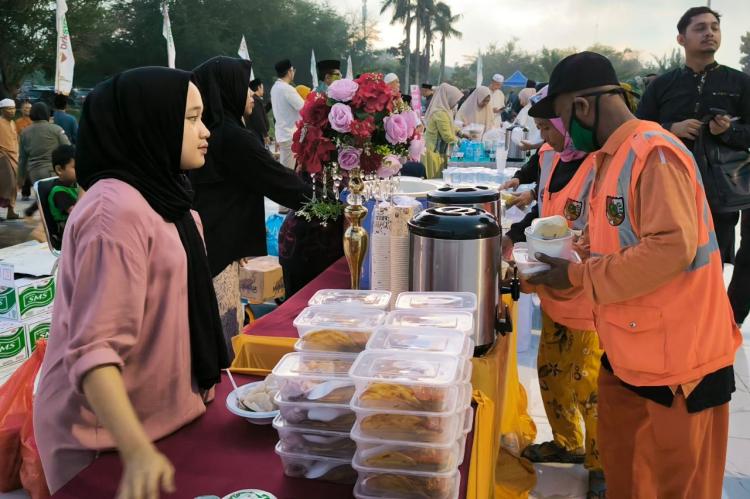Gerakan Sholat Subuh Berjamaah di Riau, Pemprov Hadirkan Sarapan Gratis bagi 10 Ribu Jamaah