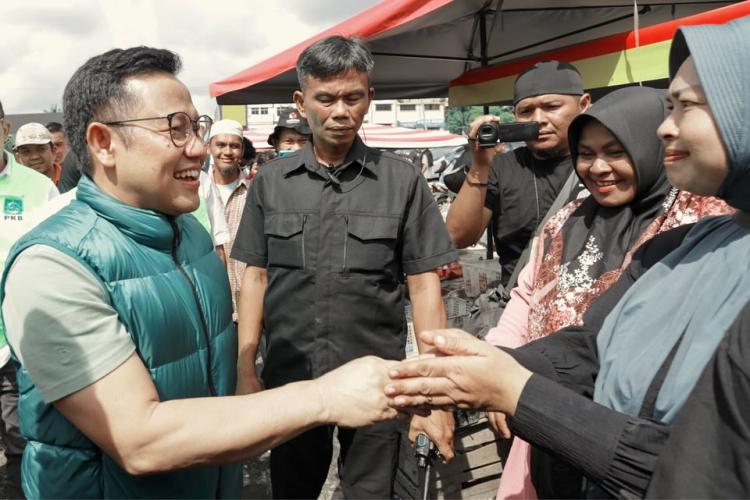 Cak Imin Datang ke Riau Disambut Keluhan Pedagang di Pasar Pagi Arengka...